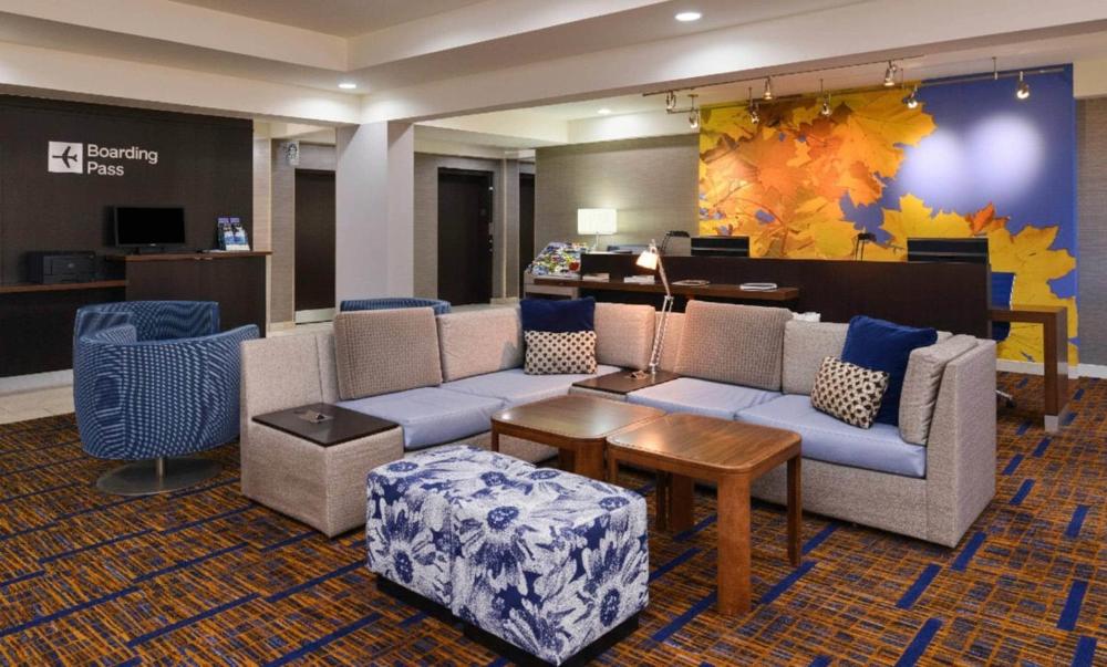 Country Inn & Suites by Radisson, Brown Deer - Milwaukee North